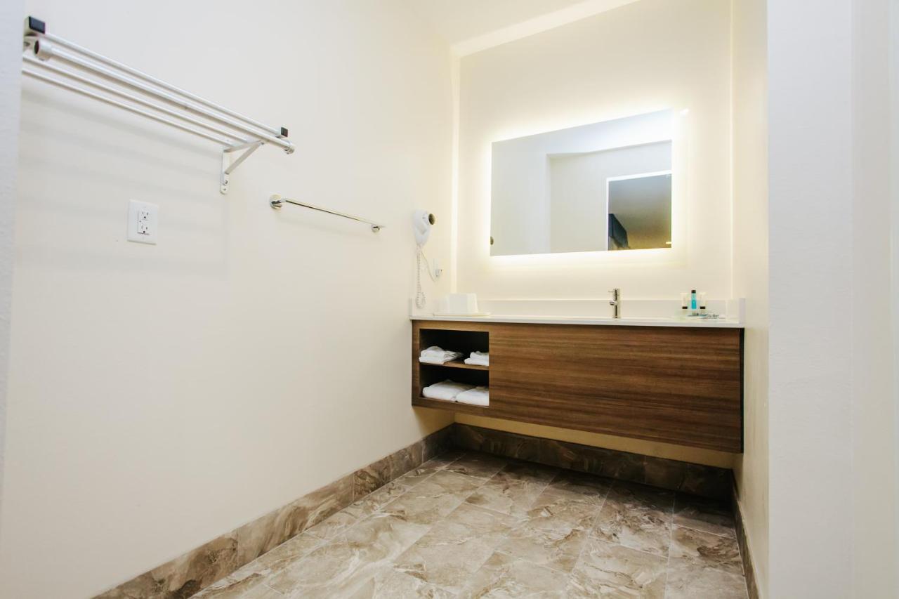 هيوستن Palace Inn Blue City Centre المظهر الخارجي الصورة